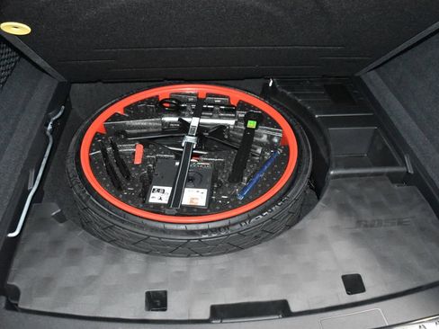 Certified 2024 Porsche Cayenne Turbo GT image 33