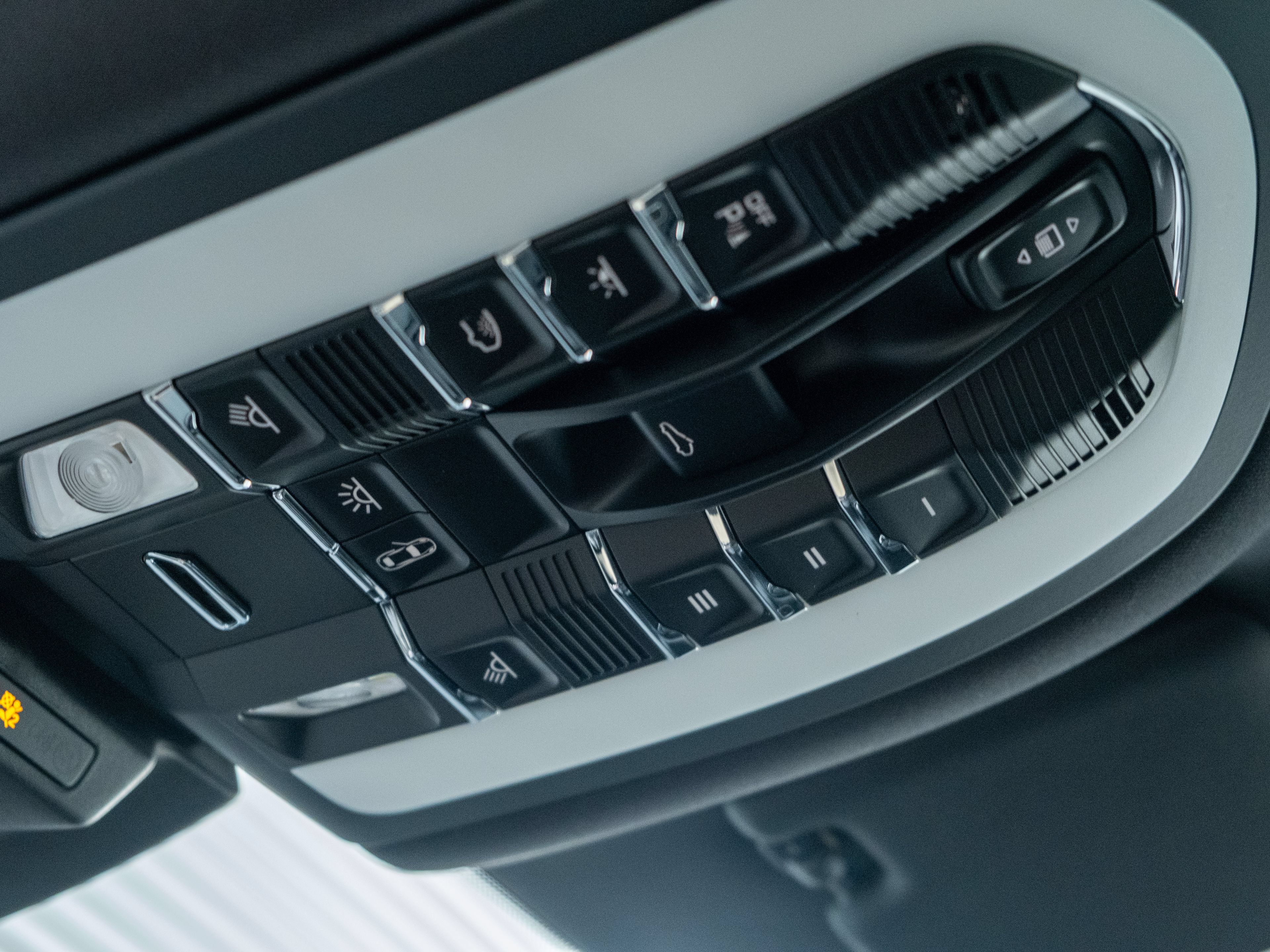 Certified 2026 Porsche Macan AWD/4WD image 35