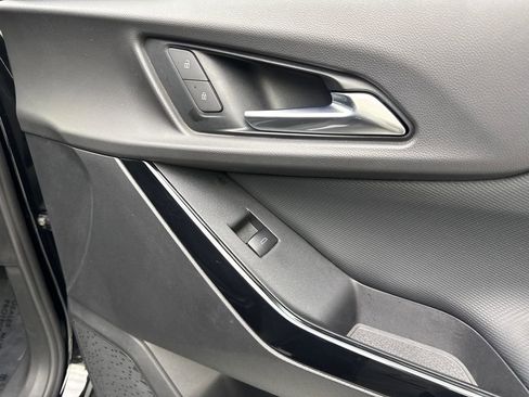 Used 2025 Chevrolet Equinox LT FWD image 48