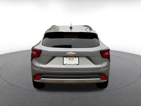 Used 2025 Chevrolet Trax LT image 12