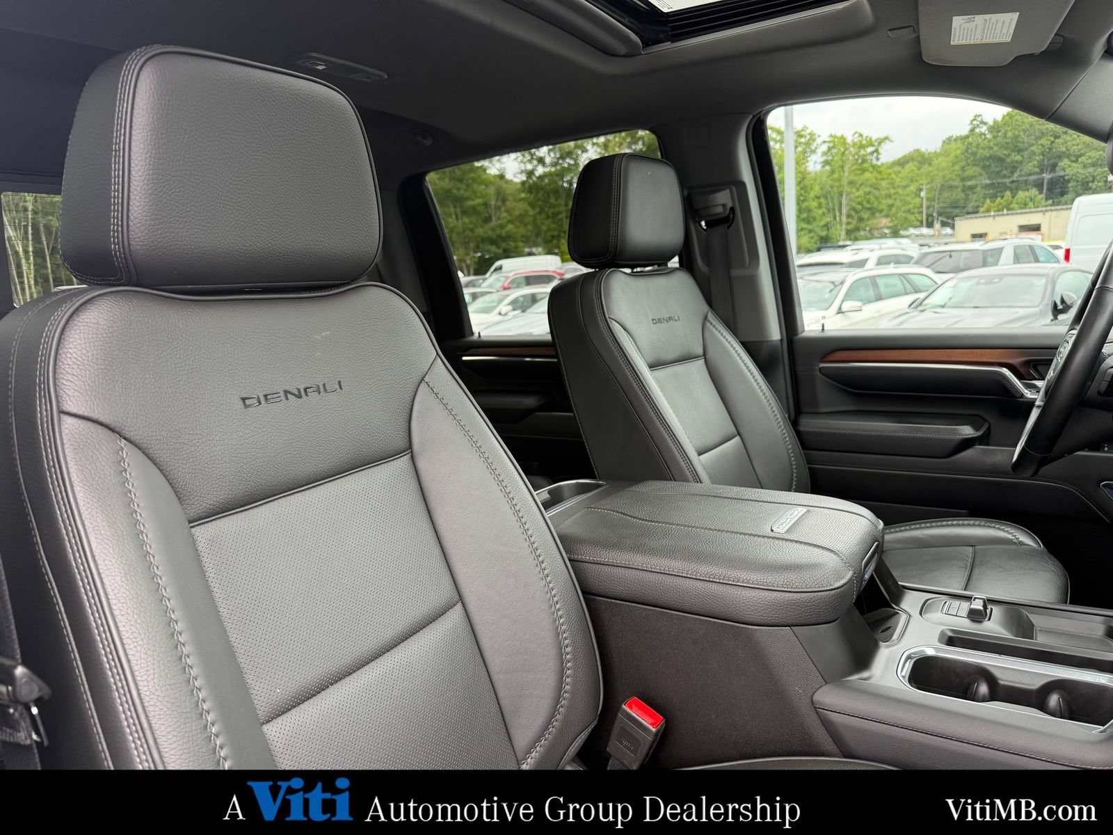 Used 2024 GMC Sierra 2500 Denali w/ Denali Reserve Package AWD/4WD image 30