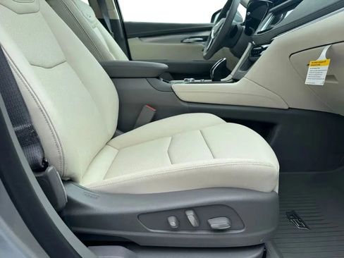 New 2026 Cadillac XT5 Premium Luxury w/ LPO, Floor Liner Package AWD/4WD image 14