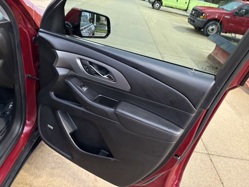 Used 2020 Chevrolet Traverse RS w/ LPO, Floor Liner Package AWD/4WD image 20
