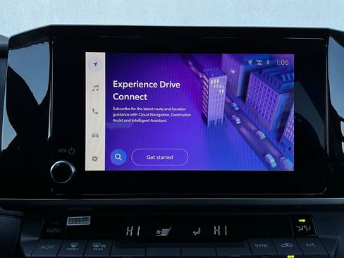 Used 2025 Toyota Camry LE image 28