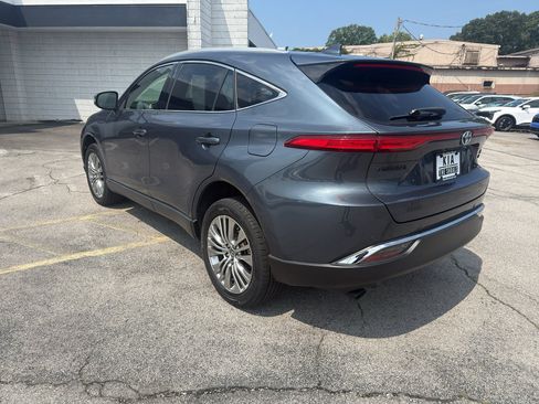 Used 2021 Toyota Venza XLE w/ Carpet Mat Package (TMS) AWD/4WD image 9