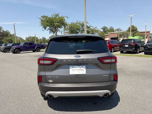 Used 2025 Ford Escape Active AWD/4WD image 4
