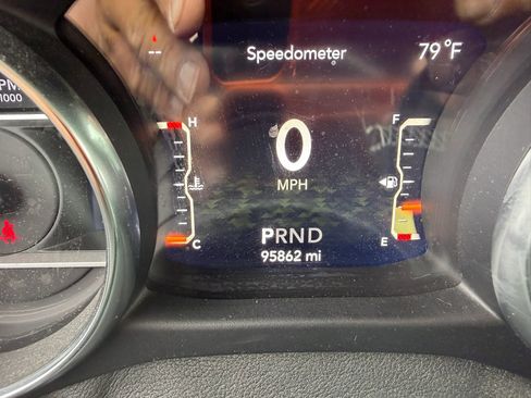 Used 2019 Jeep Wrangler Unlimited Sahara w/ Cold Weather Group AWD/4WD image 11