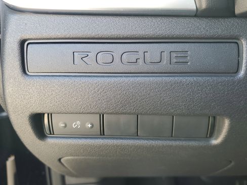 Certified 2022 Nissan Rogue S image 32