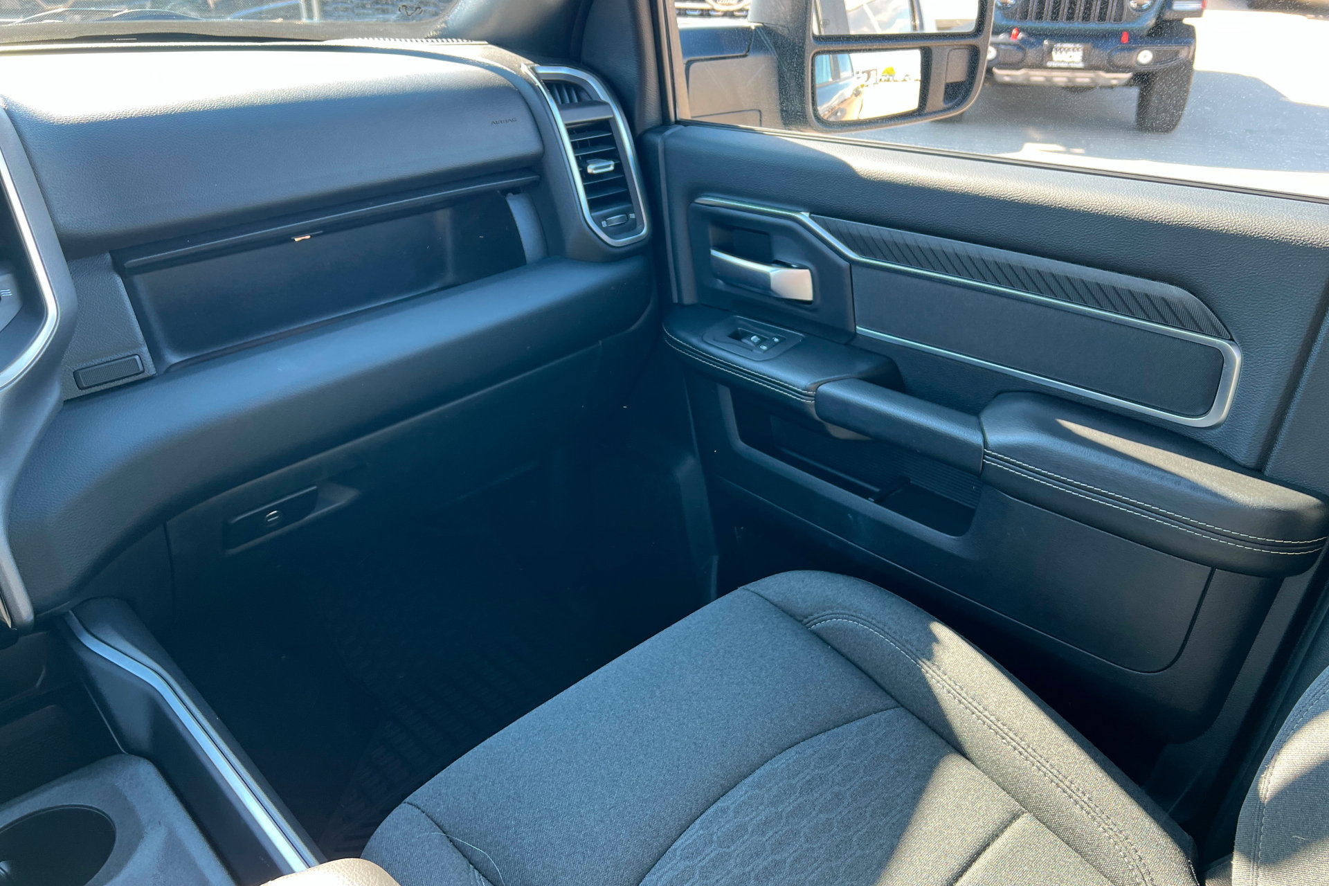 Used 2025 RAM 2500 Big Horn AWD/4WD image 11