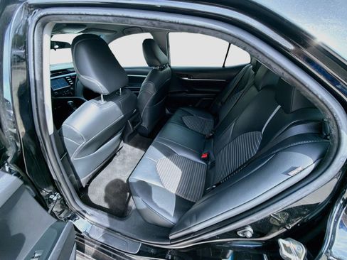 Used 2019 Toyota Camry SE FWD image 20
