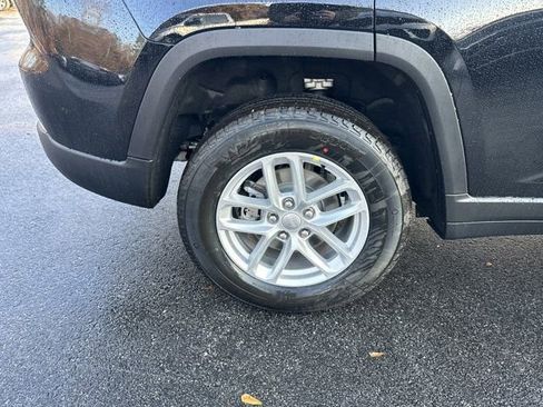 New 2025 Jeep Grand Cherokee Laredo image 17