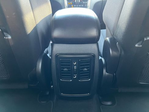 Used 2018 Jeep Grand Cherokee Laredo RWD image 21
