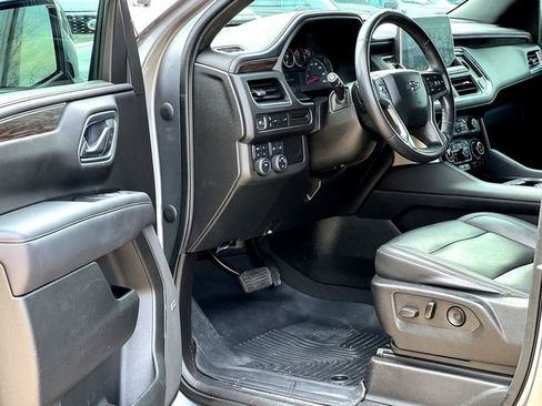 Used 2021 Chevrolet Suburban Z71 w/ Rear Media and Nav Package image 8