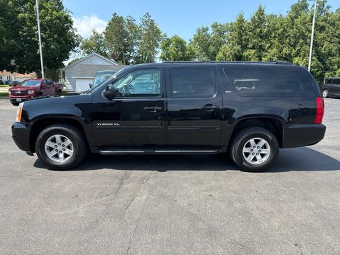Used 2013 GMC Yukon XL SLT w/ SLT-2 Equipment Package AWD/4WD image 6