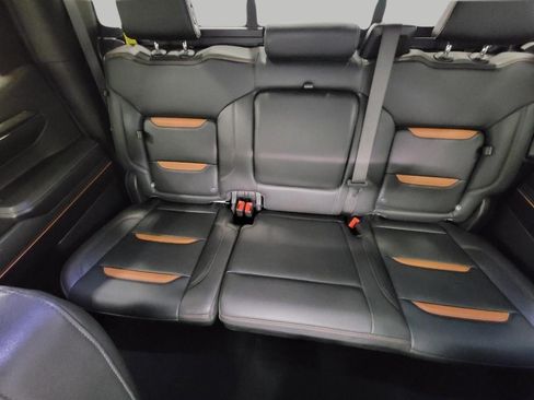 Certified 2024 GMC Sierra 1500 AT4 w/ AT4 Preferred Package AWD/4WD image 18