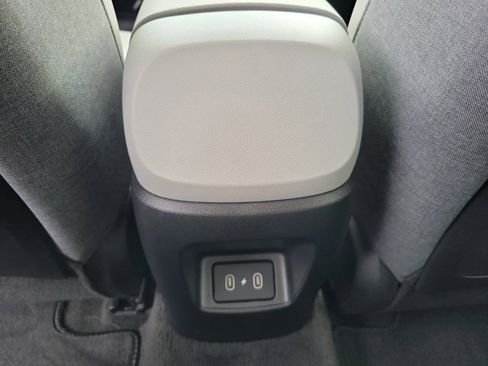 Used 2024 Hyundai Elantra Limited image 15