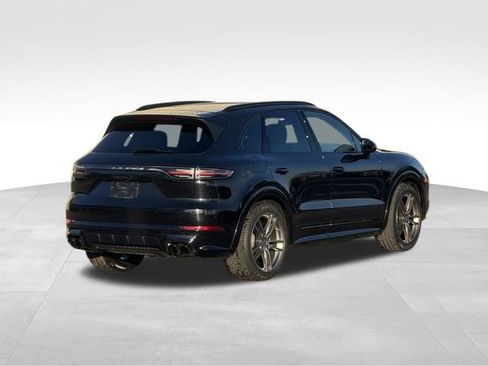 Used 2019 Porsche Cayenne S image 4