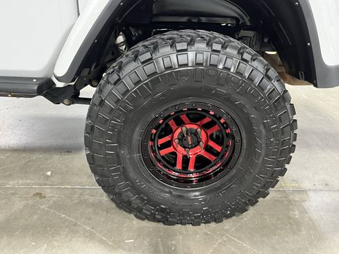 Used 2022 Jeep Gladiator Rubicon w/ Trailer Tow Package image 25