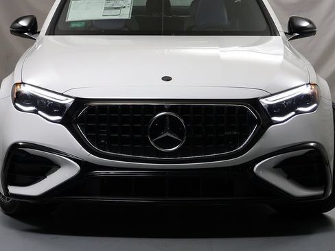 New 2026 Mercedes-Benz E 53 AMG e 4MATIC Sedan image 6