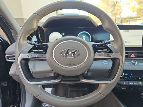 Used 2023 Hyundai Elantra SEL w/ Convenience Package FWD image 19