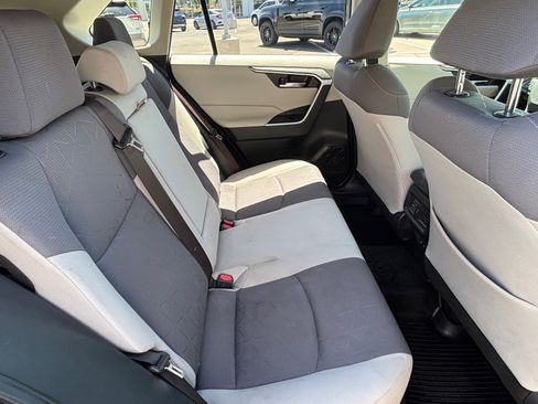 Used 2021 Toyota RAV4 XLE w/ XLE Grade Weather Package AWD/4WD image 31