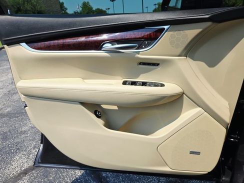 Used 2017 Cadillac XT5 Luxury w/ Driver Awareness Package FWD image 34