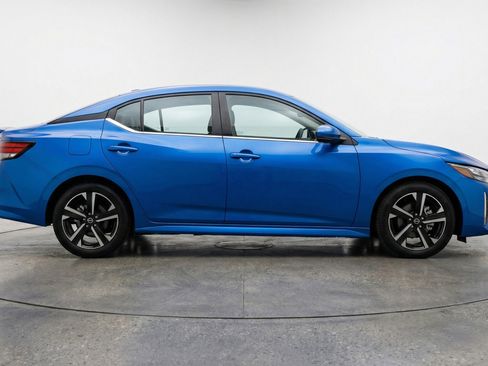 Used 2025 Nissan Sentra SV image 11