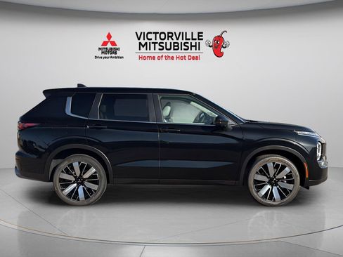 New 2026 Mitsubishi Outlander SE FWD image 8