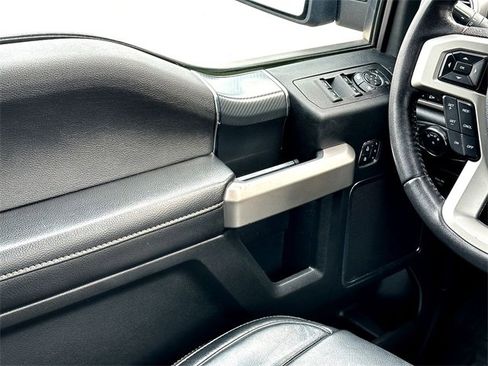 Used 2019 Ford F150 Lariat image 26