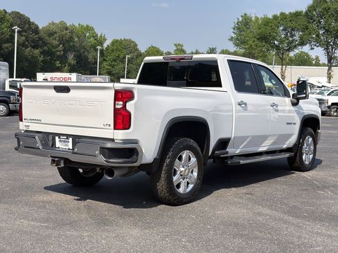 Used 2022 Chevrolet Silverado 2500 LTZ w/ LTZ Premium Package AWD/4WD image 12