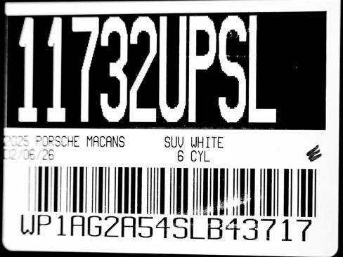 Certified 2025 Porsche Macan S image 30