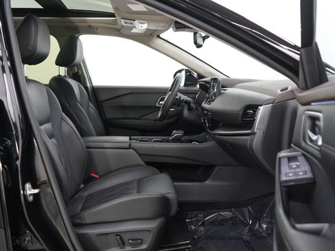 Used 2023 Nissan Rogue Platinum w/ Platinum Premium Package AWD/4WD image 12