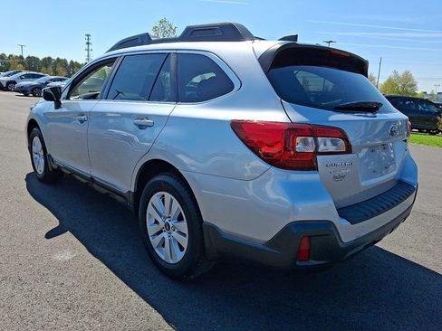 Used 2019 Subaru Outback 2.5i Premium w/ Popular Package #2 AWD/4WD image 5