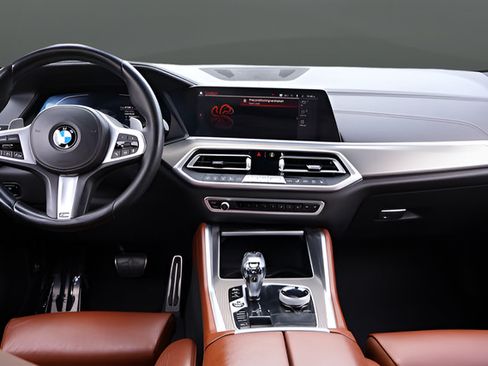 Used 2022 BMW X6 xDrive40i w/ Executive Package AWD/4WD image 18