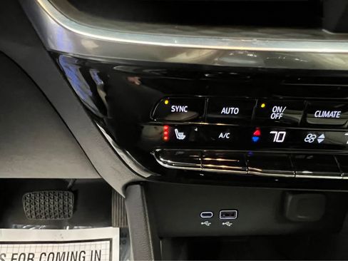 Used 2024 Buick Encore GX Avenir w/ Avenir Convenience Package image 30