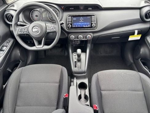 Certified 2025 Nissan Kicks Play S FWD image 6