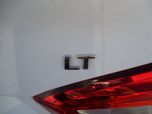 Used 2018 Chevrolet Cruze LT image 5