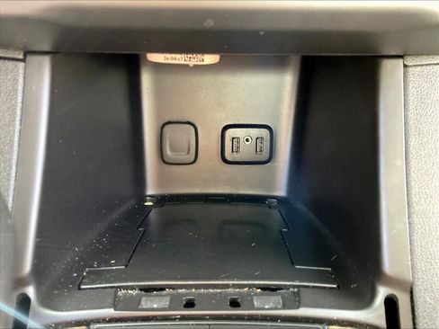 Used 2019 GMC Acadia SLE FWD image 16