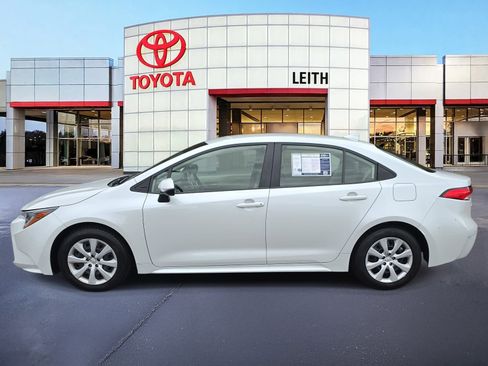 Certified 2022 Toyota Corolla LE image 8