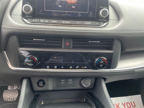 Used 2025 Nissan Rogue SV AWD/4WD image 17
