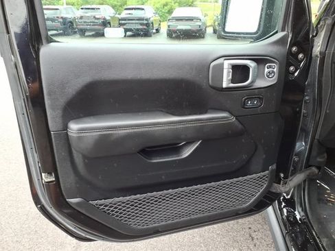 Used 2021 Jeep Gladiator Rubicon AWD/4WD image 18