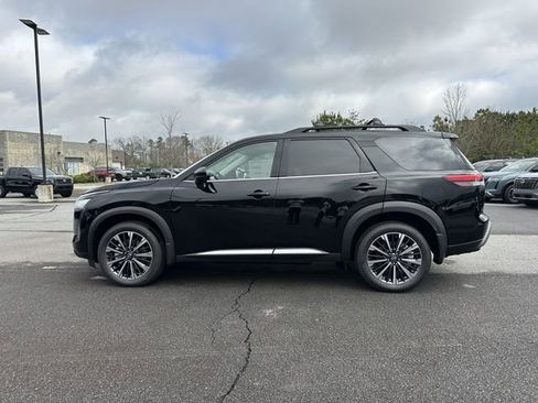 New 2026 Nissan Pathfinder Platinum image 5