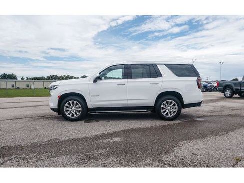 Used 2024 Chevrolet Tahoe Premier RWD image 2