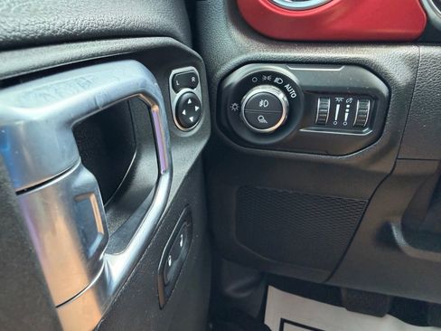 Used 2021 Jeep Gladiator Rubicon w/ Dual Top Group AWD/4WD image 22