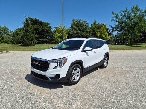 Used 2024 GMC Terrain SLE w/ Driver Convenience Package FWD image 1
