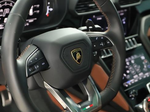 Used 2024 Lamborghini Urus S image 16
