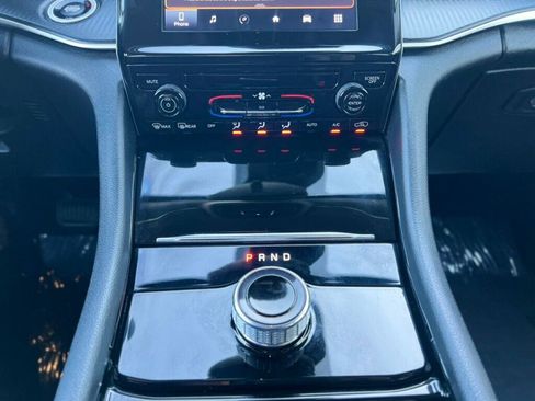 Used 2023 Jeep Grand Cherokee L Laredo image 31