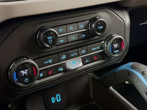 Used 2024 Ford Bronco Wildtrak image 16