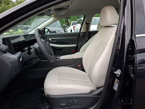Used 2026 Hyundai Sonata SEL FWD image 13