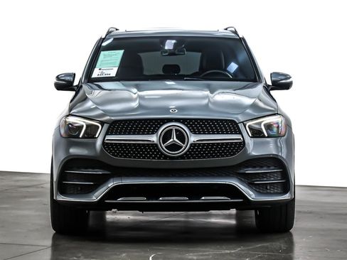 Used 2022 Mercedes-Benz GLE 450 4MATIC w/ Revised AMG Line Exterior image 3
